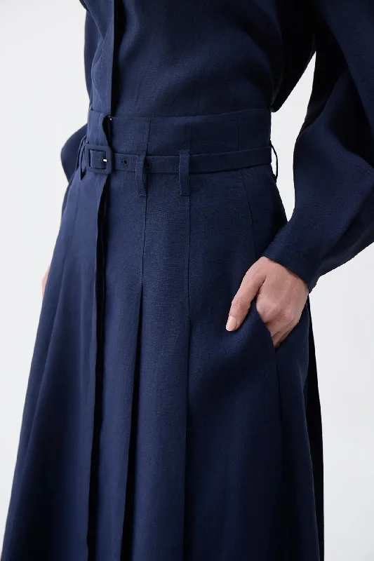 Dugald Pleated Skirt in Navy Aloe Linen