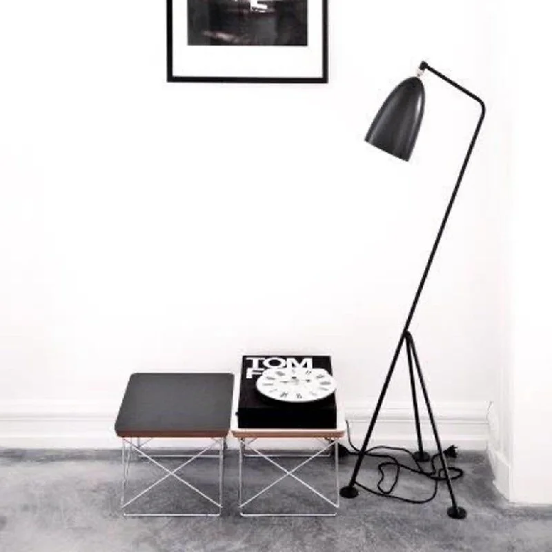 USB Charging Port Floor Lamp for Convenient Device ChargingBlack Steel Floor Lamp