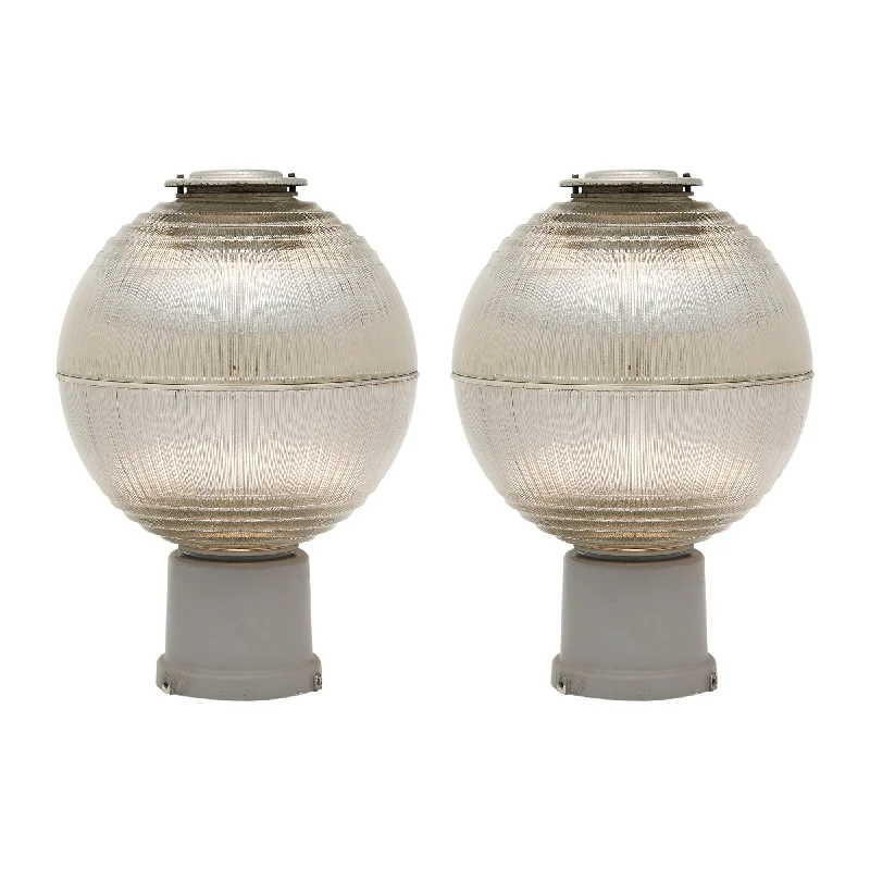 Victorian Style Floor Lamp for Traditional and Elegant InteriorsPair of Vintage Holophane Globe Lamps from Nice