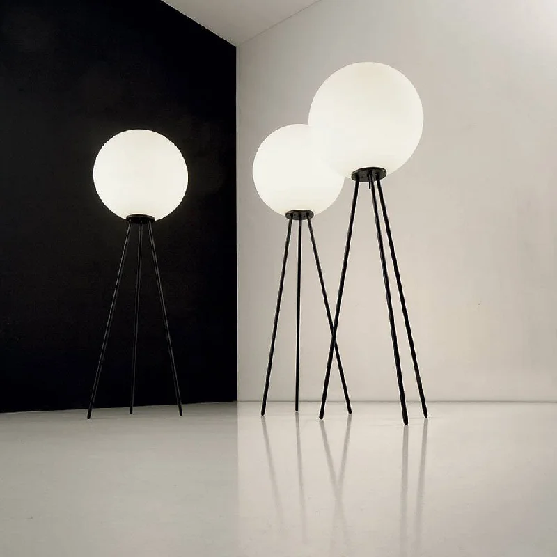 Victorian Style Floor Lamp for Traditional and Elegant InteriorsPallatre Floor Lamp