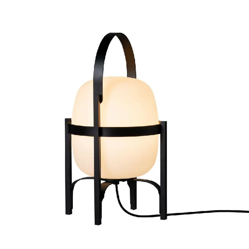 Victorian Style Floor Lamp for Traditional and Elegant InteriorsSanta & Cole Cesta Outdoor Floor Lamp