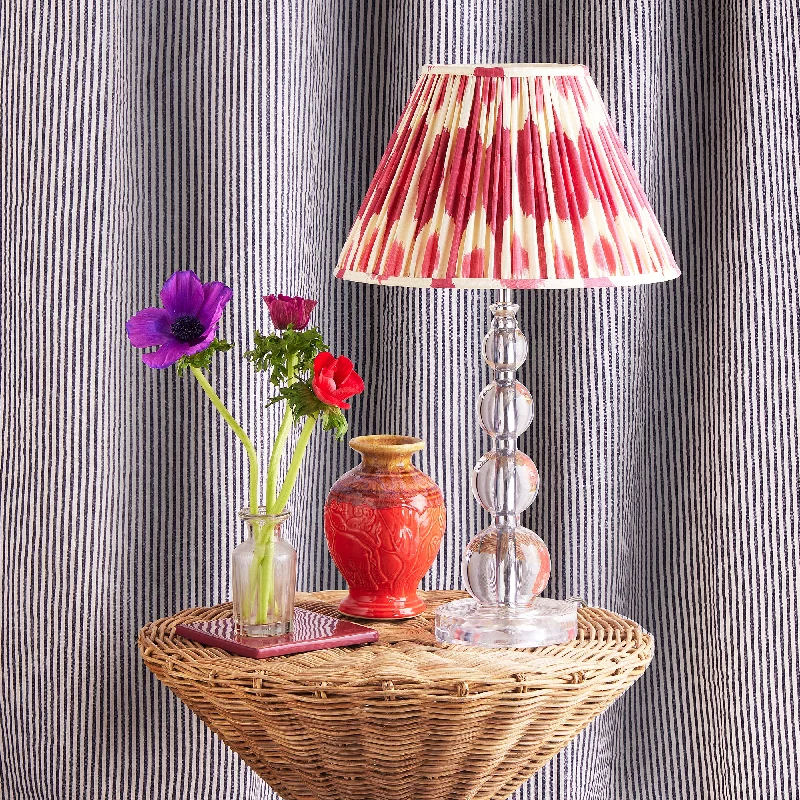 marble table lamps with a luxurious veined pattern for high end decorAurora table lamp in clear resin